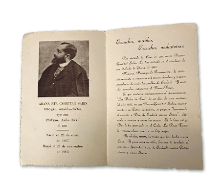 Antiguo Manuscrito encuadernado con un cordón con los colores de la ikurriña" title="Cuaderno antiguo propiedad del Archivo del Nacionalismo Vasco