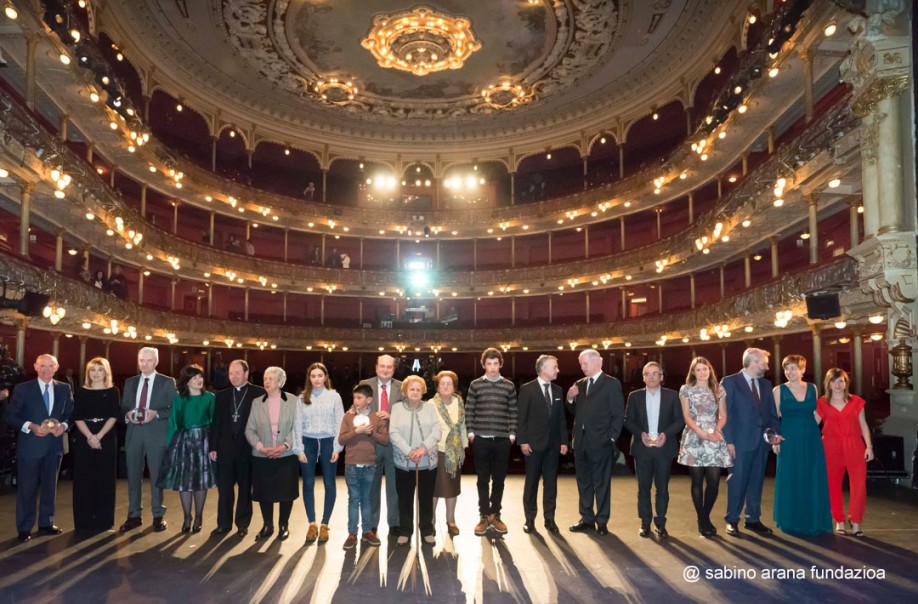 Imagen de todos los ganadores de los Premios Sabino Arana 2016