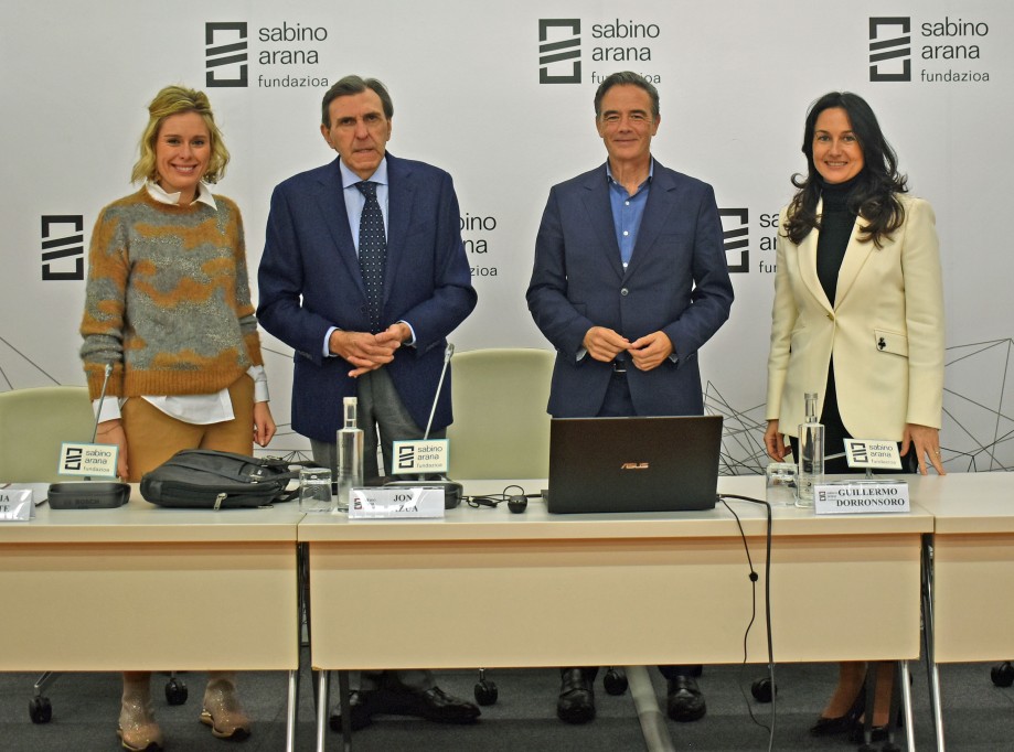 Mireia Zarate, Jon Azua, Guillermo Dorronsoro y Ainara Zelaia.