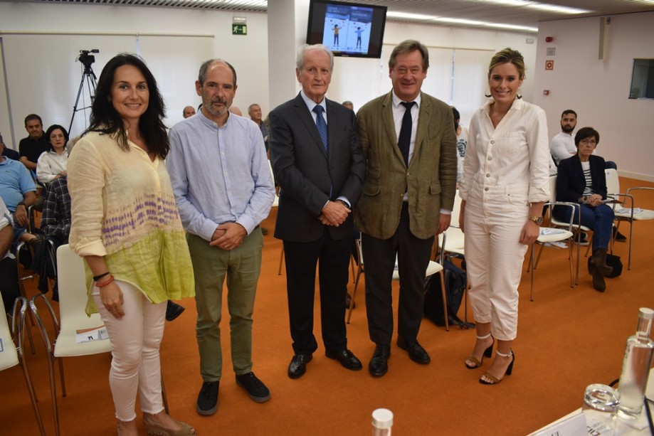 Ainara Zelaia, Paul Ríos, Juan Mª Atutxa, Bingen Zupiria  y Mireia Zarate.