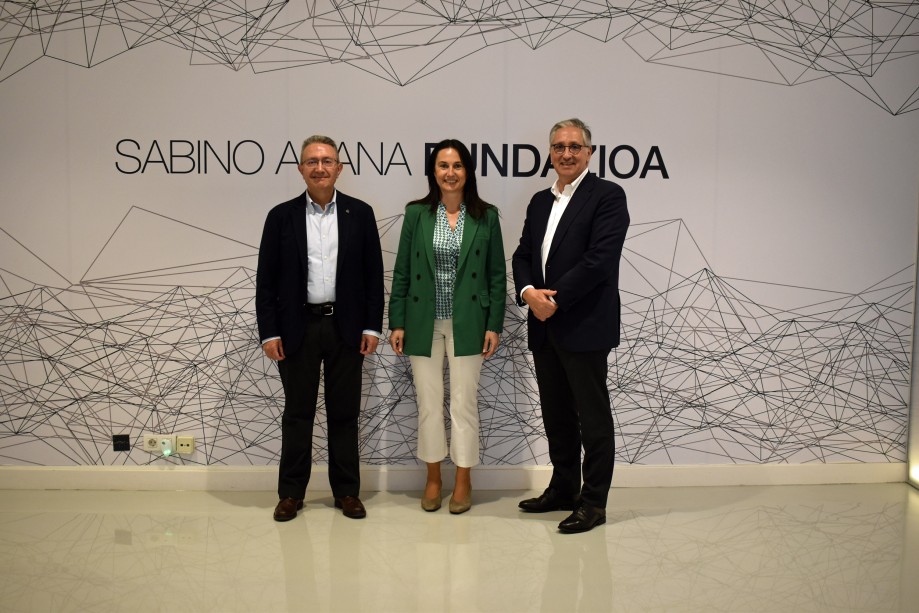 Fernando Temprano, Ainara Zelaia e Ivan Marten.