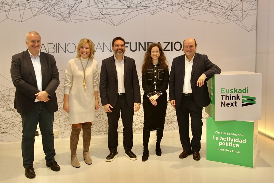 Xabier Barandiaran, Mireia Zarate, Luis Miller, Míriam Juan-Torres y Andoni Ortuzar.