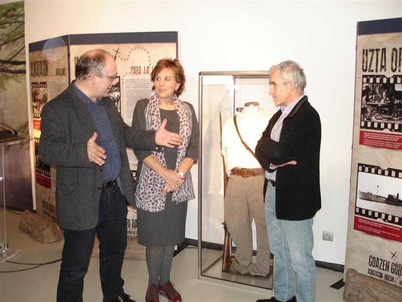 Llega a Bilbao la exposición itinerante“Goazen gudari danok… Arkeologia eta memoria historikoa”