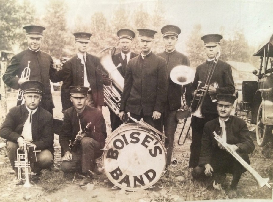 Boise, 1925. Boise National Guard Band. Villanueva zutik, eskuinetik bigarren.