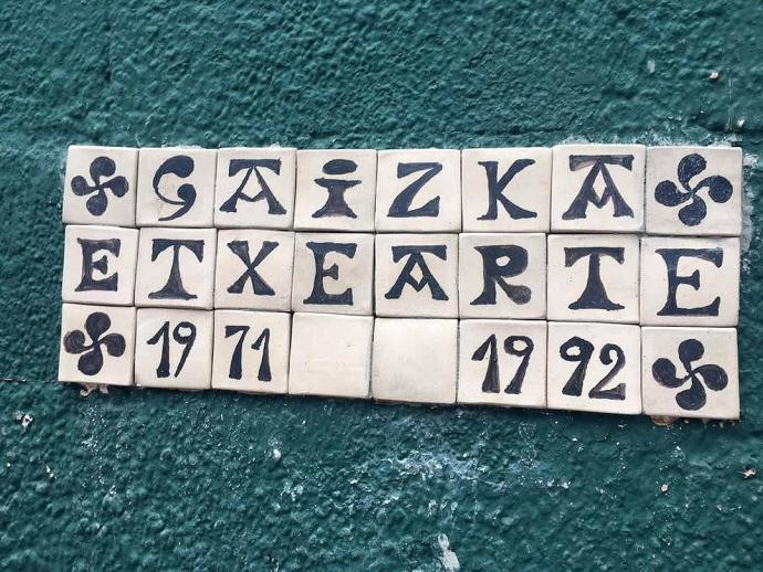 Placa del Centro Vasco de Caracas.