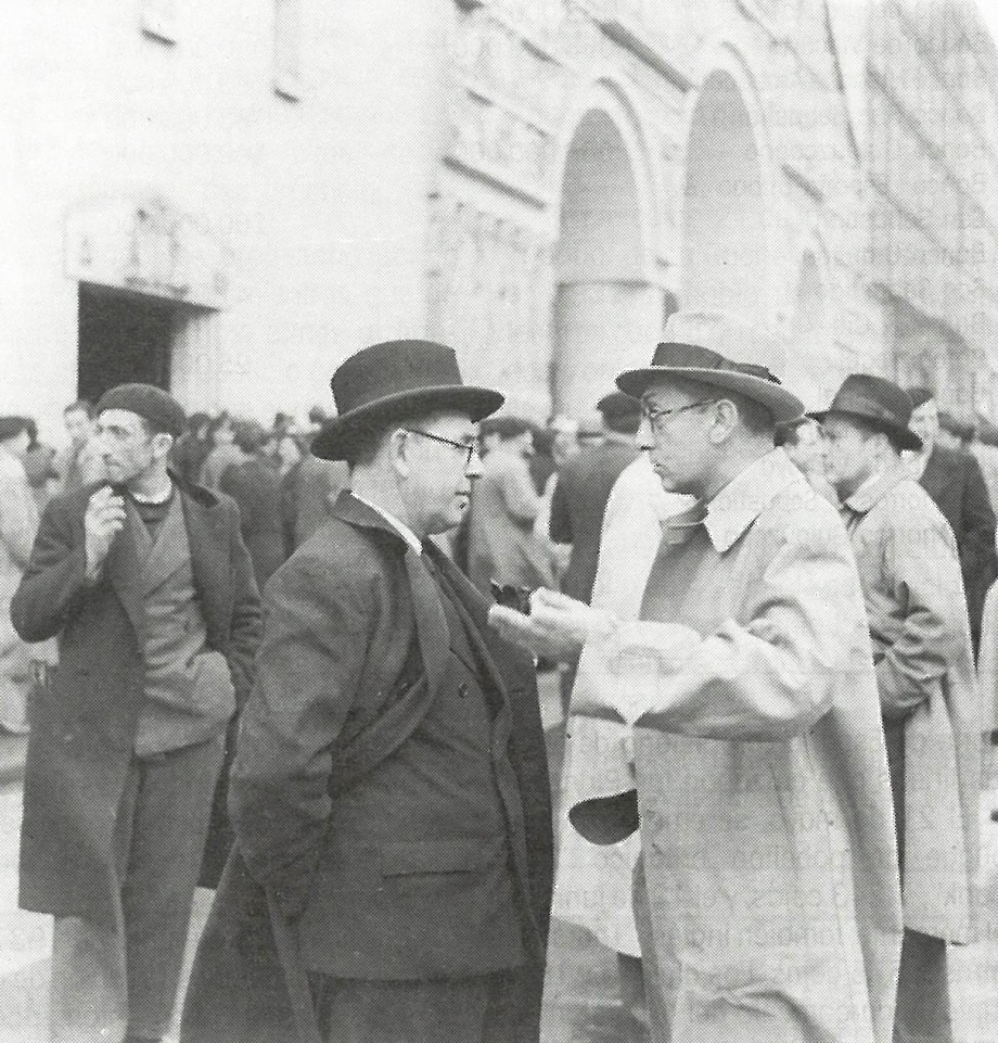 Eliodoro de la Torre, consejero de Hacienda del Gobierno de Euzkadi, con el ingeniero José María Delicado Valle.