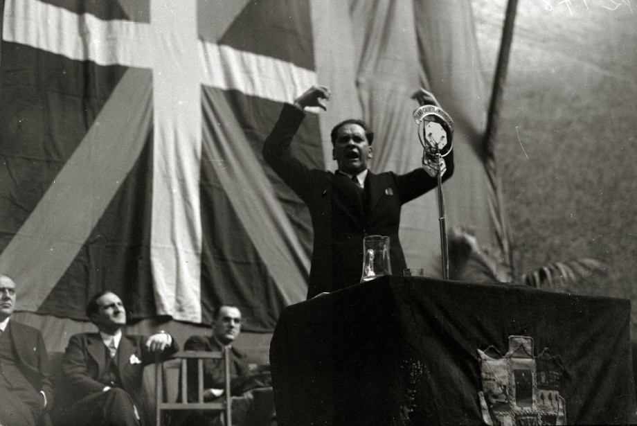 Irujo durante un mitin nacionalista en Donostia, 1936.