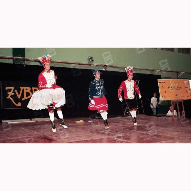 Representación de la obra “Zuberoa” .a cargo del grupo de danzas del Elai Alai