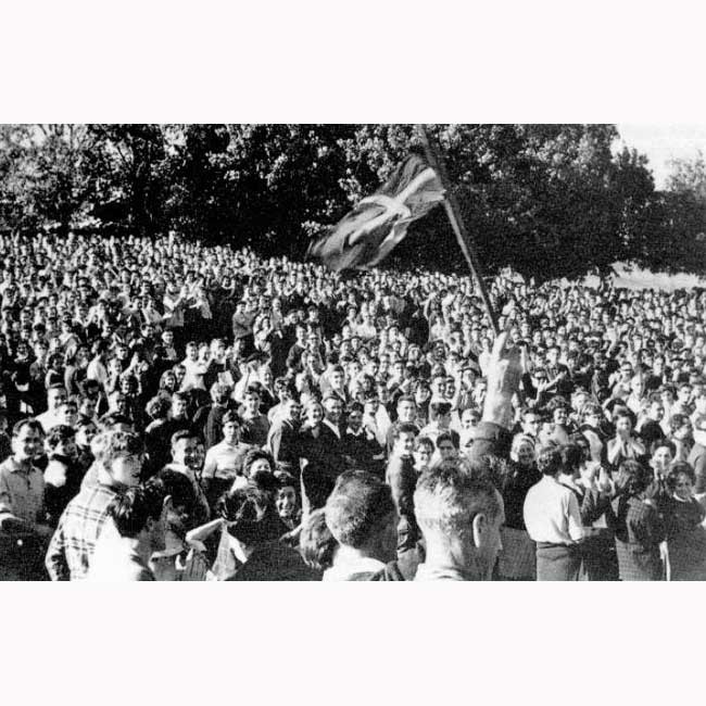 Más de 3.000 jóvenes vascos se dieron cita en las campas de Urbia (Foto: Eusko Ikaskuntza).