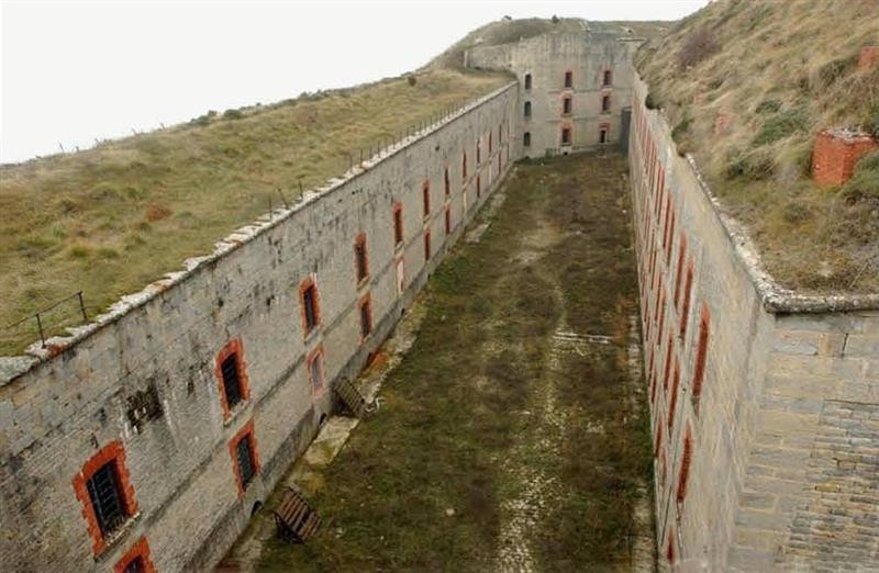 La fuga del fuerte de San Cristóbal, una de las mayores evasiones carcelarias de Europa