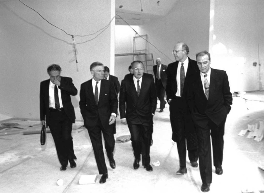 Visita institucional a las obras del Guggenheim.