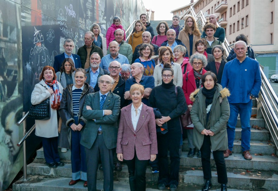 Seminario: “Hizkuntza harrerarako ardatz batzuk”